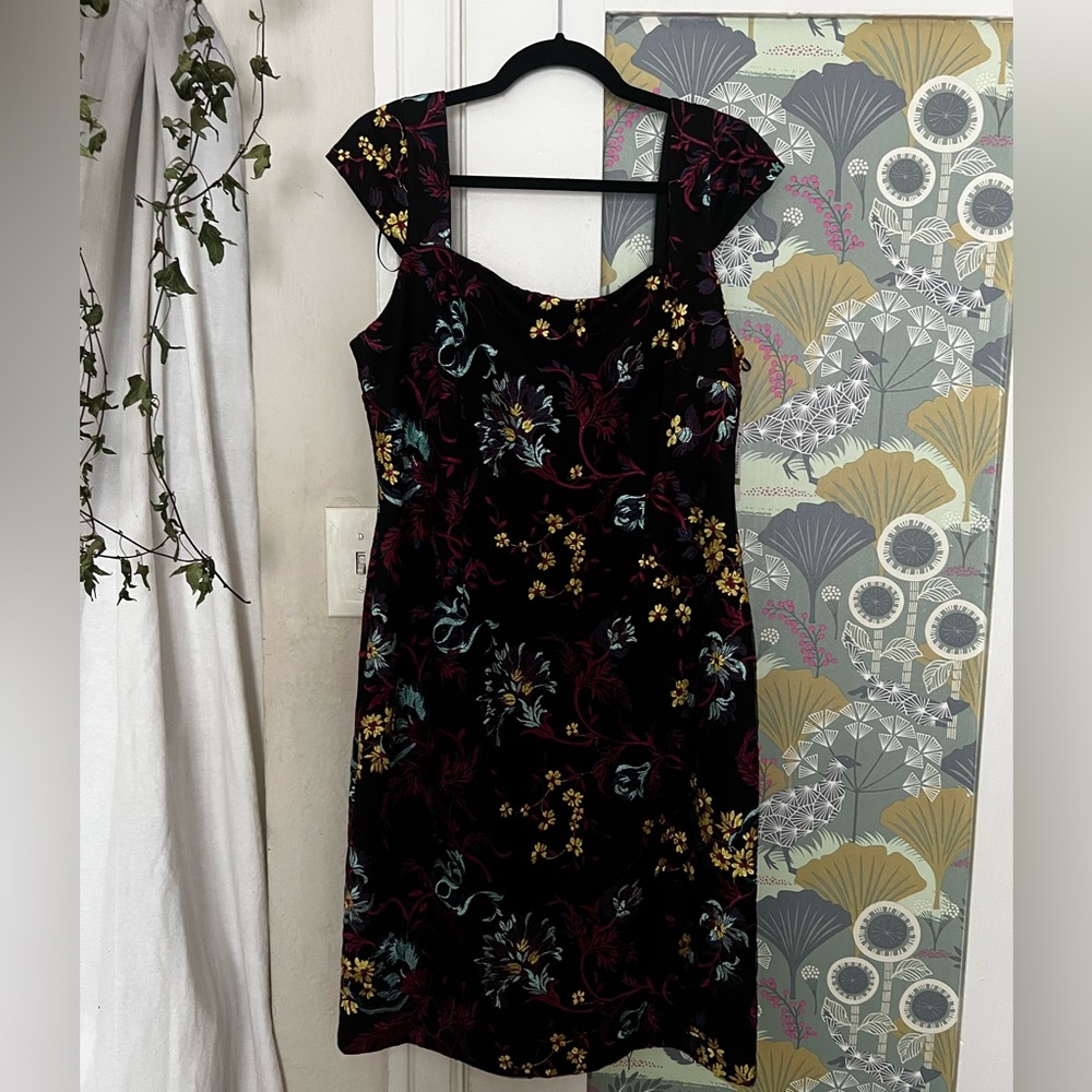 Nicole Miller Black and Blue Sheath Midi Dress